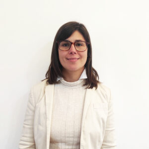 Lic. Ps. PERLA SILVERA Formación en terapia Gestalt y coaching grupal.Atiende adolescentes, adultos y parejas.